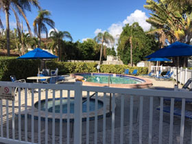 Pool & Jacuzzi - Seaside Beach Club